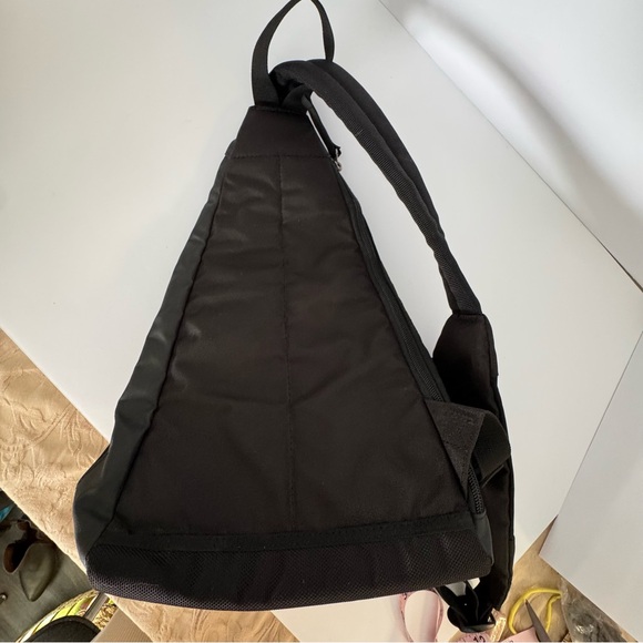 Victorinox Altmont 3.0 Mono Sling Backpack Black Bag Travel Dual Compartment - Picture 13 of 14